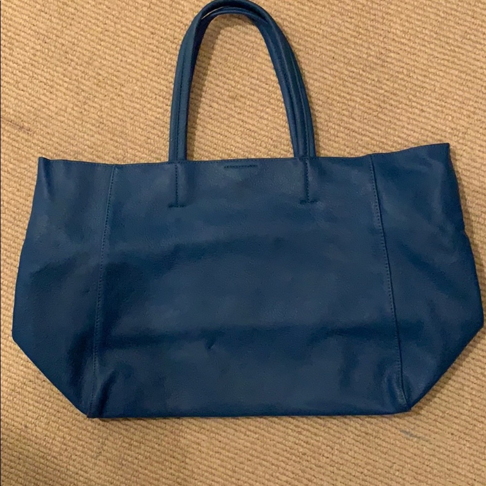 Blue tote